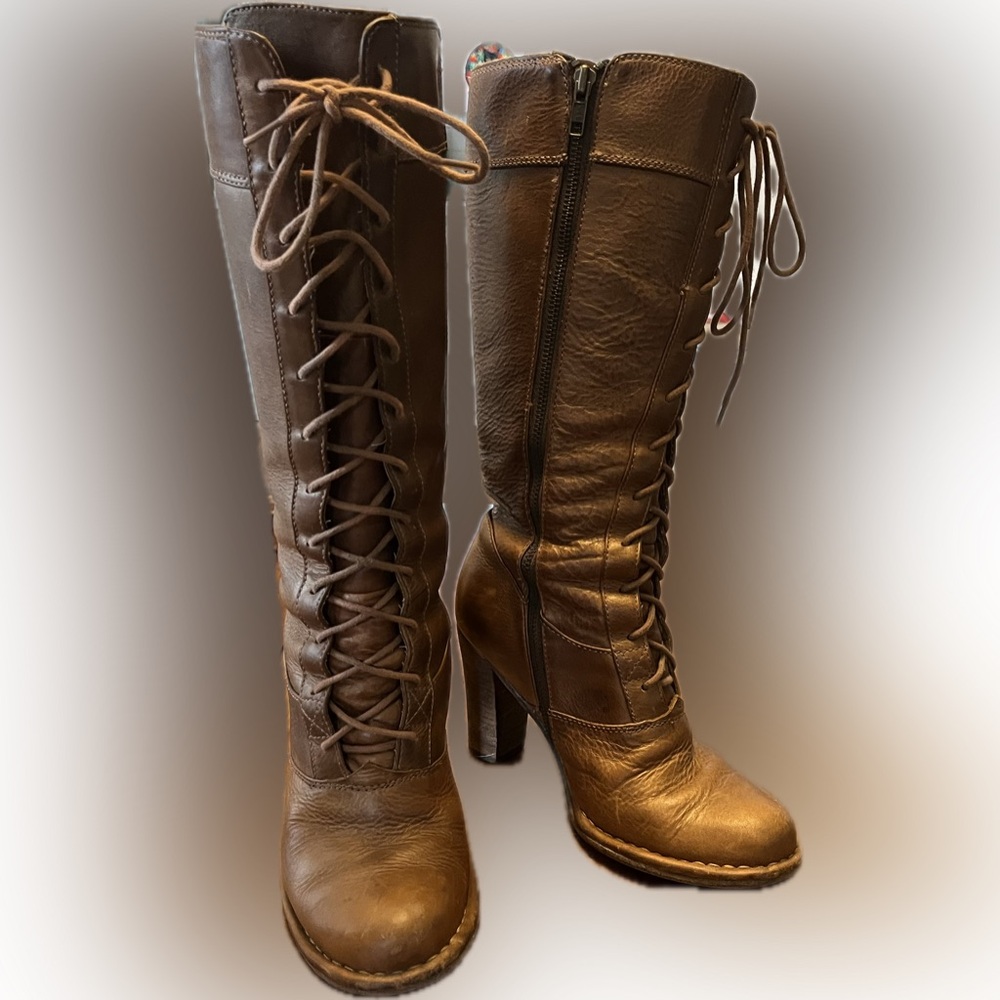 Frye Villager GOLD Lace Up Boots, 7.5 M.